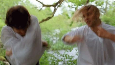 Camera mx merupakan aplikasi yang menyediakan fungsi foto yang cukup lengkap untuk ponsel. heroes gifs | WiffleGif