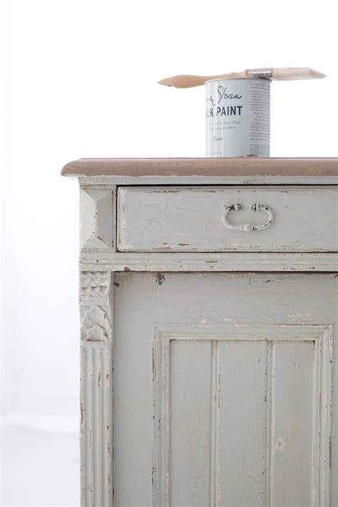 Even on unpainted wood, hardware will protect the finish of your cabinets from the oil in your hands. DIY Chalk Paint Tutorial - Fresh American Style