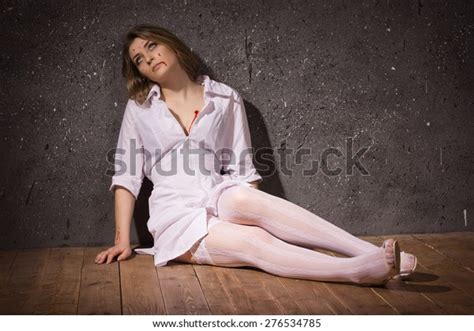 Crime Scene Dead Nurse Lying On Foto De Stock 276534785 Shutterstock
