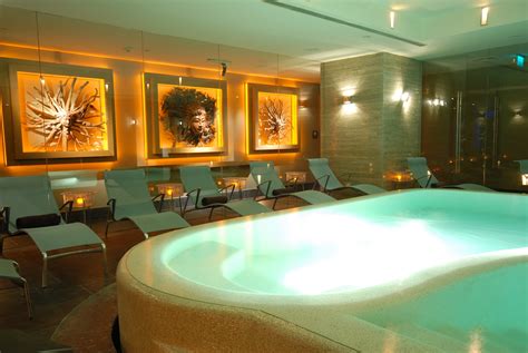Located in sisli neighborhood, sofa hotel istanbul, autograph collection is connected to a shopping center. REVIEW: SOFA, ISTANBUL - London On The Inside