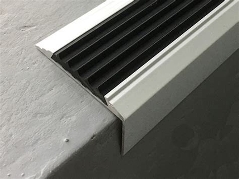 Anti Slip Aluminum L Shape Stair Nosing With Rubber Insert Yj 142 Decortrim