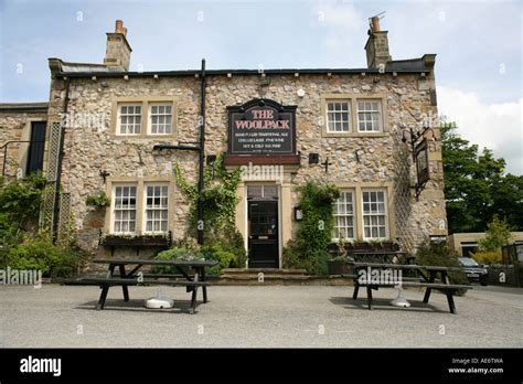 The Woolpack Pub From Itvs Emmerdale Stock Photo 7764121 Alamy