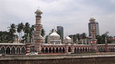 It remained the city's centre of islamic worship until the opening of the national mosque in 1965. 15 things you should experience in Kuala Lumpur | Travel ...