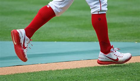 What Pros Wear Mike Trouts Nike Zoom Trout 3 Turfs What Pros Wear