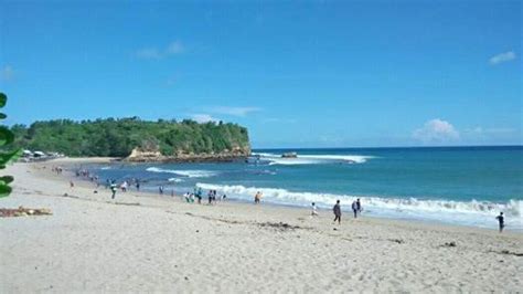 Wisata Ke Pantai Tambakrejo Tambakrejo Kabupaten Blitar