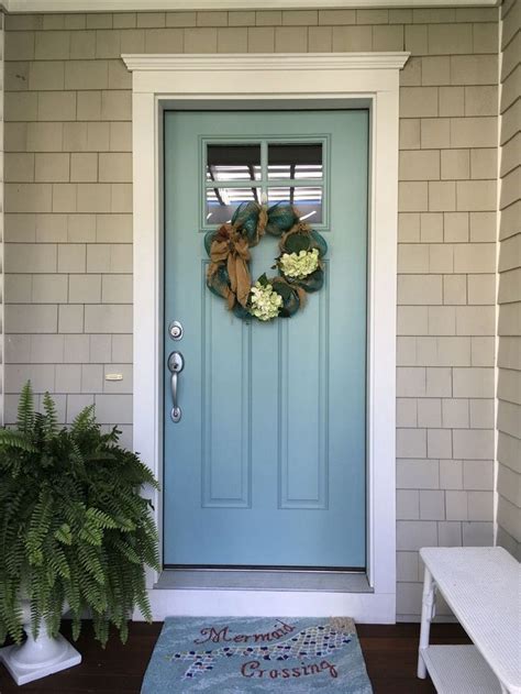 A stunning front door has the capacity to transform your frontage, as well as give your interior space a makeover through providing improved lighting and as one of the main entry points to your home, it's vital that the front door provides an appropriate level of security. The 46 most welcoming colors for your front door 44 in ...