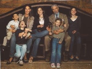 Figlio di aimone di savoia aosta (duca di spoleto e poi d'aosta re designato di croazia) e di irene di grecia e danimarca (sorella di re paolo di grecia) amedeo umberto costantino giorgio paolo elena maria fiorenzo zvonimiro di savoia aosta, è il. Bianca e famiglia - Real Casa di Savoia