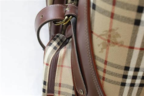Are you tired of strapping that stand bag to the cart and you're finally ready to order that cart bag you've. Vintage Burberry Check Pattern Golf Bag For Sale at 1stdibs