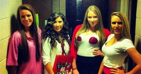 Last Minute Halloween Costume Ideas 15 Fun Group Options For Women Huffpost Canada