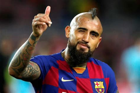 While arturo vidal tackles and arturo vidal defending are what the midfielder is popular for, the how has arturo vidal become bayern's key player? Arturo Vidal se roba la atención en las calles de Barcelona con su Ferrari | Fútbol Internacional