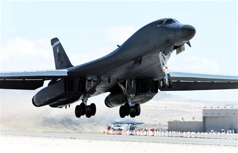 How The Air Force Transformed The B 1 From A Nuclear Bomber To An Isis