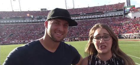 Watch Woman Run Over By Uga’s Roquan Smith Is Ok Scores Tim Tebow Interview As A Result