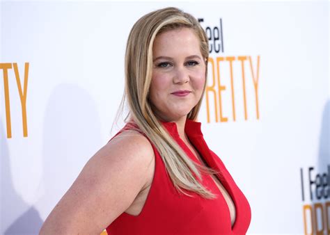 Amy Schumer S Nude Selfie Celebrates Her Cute C Section