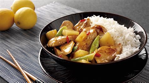 The cantonese version has pineapple in it and it has a bit more of a balance between the sweet and sour flavor, whereas the american. Sweet And Sour Chicken Cantonese Style Calories / Baked ...