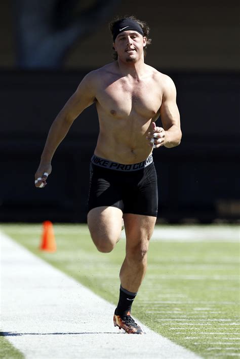 Overuse of a muscle, dehydration, muscle strain or simply holding a position for a prolonged period can cause a muscle cramp. Austin Hooper, Devon Cajuste impress at Stanford Pro Day