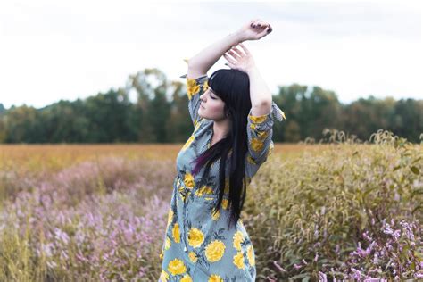 Kostenlose foto : Lavendel, Blume, lila, Mädchen, Feld ... One place that i never spend time going slow is daylight prairie.