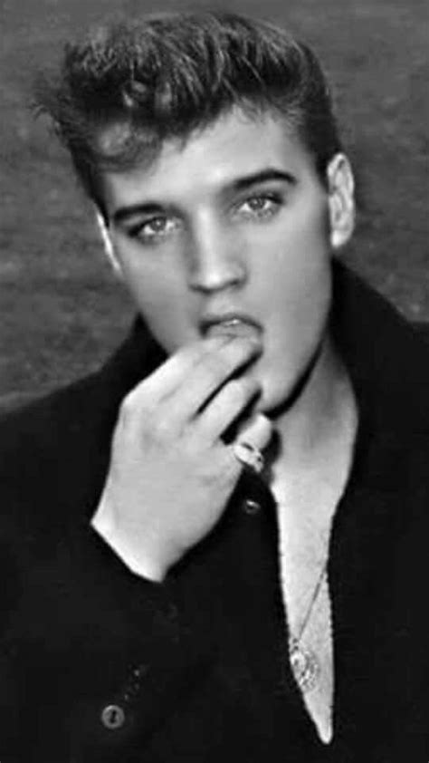 Pin By Brenda Bailey On Elvis ️ ️ ️ Elvis Presley Young Elvis
