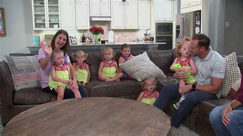 Outdaughtered League City Couple Busy Raising First Set Of All Girl Quintuplets