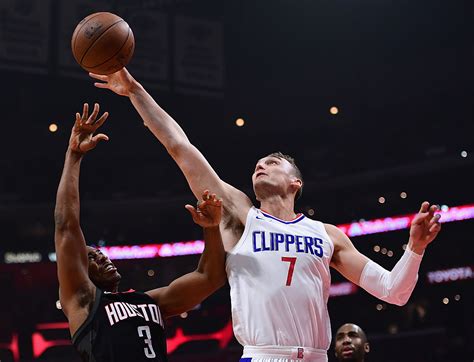 Jun 30, 2017 · patrick beverley signed a 3 year / $39,999,980 contract with the los angeles clippers, including $39,999,980 guaranteed, and an annual average salary of $13,333,327. AP Source: Cavs to Acquire F Sam Dekker from Clippers