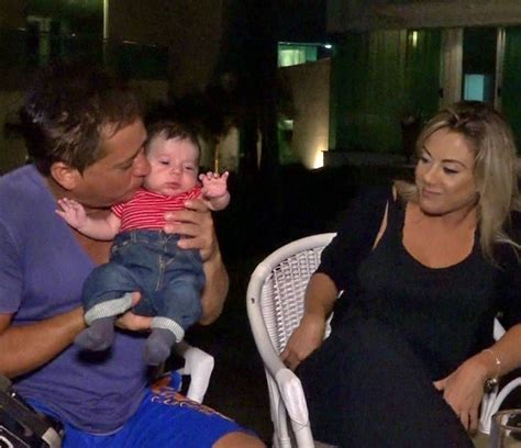 Altura, peso, idade, signo, aniversário, data de nascimento, cor dos olhos e cor da pele são idade e nascimento. Filho de Leonardo, cantor Zé Felipe mostra a intimidade da ...