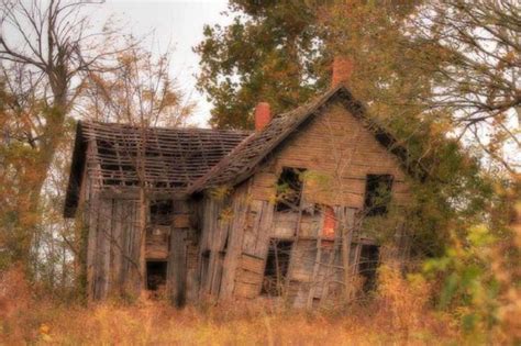 Creepy Abandoned Houses 27 Pics