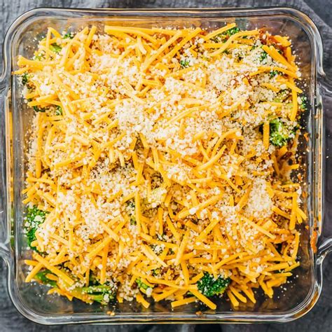 Keto ground beef and broccoli recipes. This is a delicious keto casserole dinner with ground beef ...