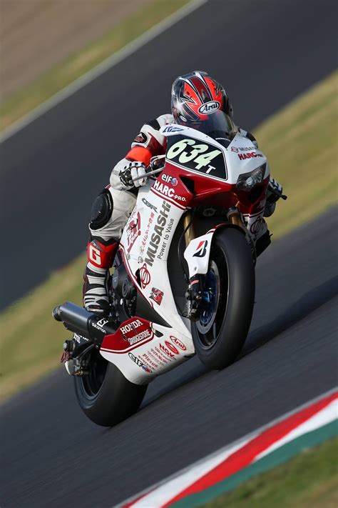 Van der mark and lowes eventually won by 30.974s, ensuring yamaha maintained its unbeaten record since its factory return to suzuka 8 hours in 2015. Planet Japan Blog: 8 Hours Suzuka 2013 #3