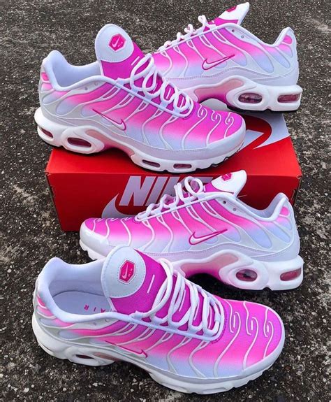 1 200 Likes 22 Comments 👟 Nike Tn Air Max Plus 👟 Niketndaily On Instagram “thoughts On