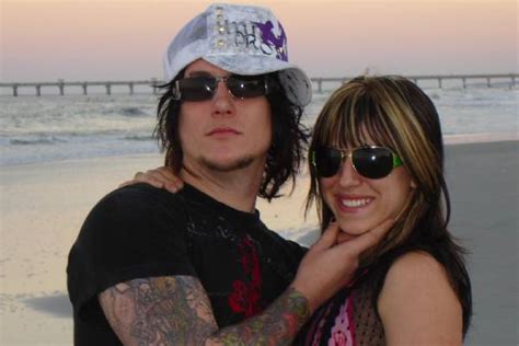 Synyster Gates Biography Net Worth Wife Children Ebiographypost