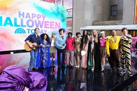 Blake Shelton Makes Surprise Appearance On Today For Halloween