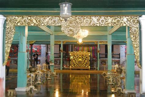 Cirebon Ruangan Dalam Istana Kasepuhan Lokawisata Keraton Kasepuhan