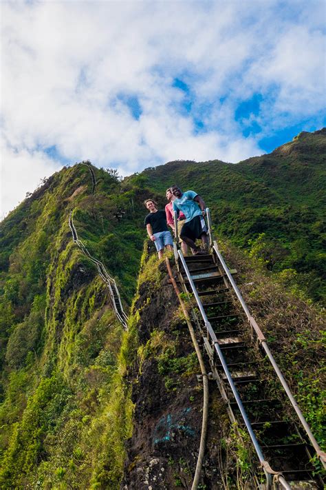 How To Climb The Stairway To Heaven Haiku Stairs Hawaii