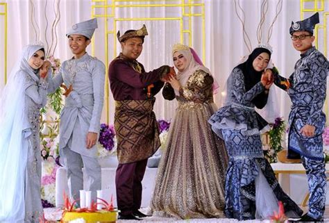 Maybe you would like to learn more about one of these? Foto Yg Lagi Akad Nikah Di Kampung - Gelar Resepsi Kedua ...