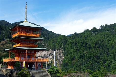 We provide free training, online testing and certification, business development. Kumano Nachi Taisha (Kumano Sanzan) » Zooming Japan