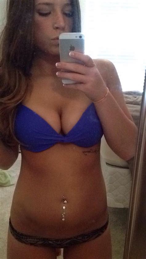 23 Hottest Mirror Selfies Proving The Mirror Selfie Isn T Dying