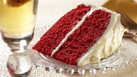 Super Moist Red Velvet Cake With Cream Cheese Frosting Hellmann S Us