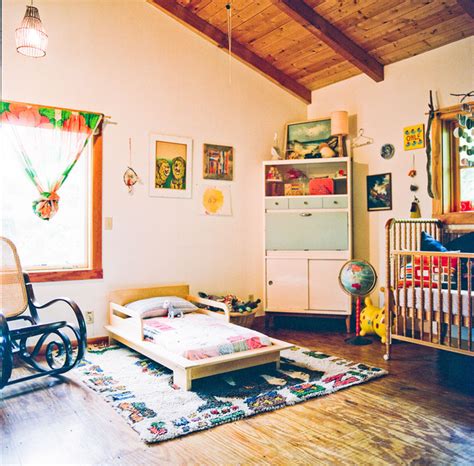 These rooms will impress any kid, from an amazing bunk room, a home theater for putting on plays, to a secret alcove with a 12 of the coolest kids' spaces we've ever seen. 5 Cool Kids Bedrooms With A Toddler Bed And A Crib ...