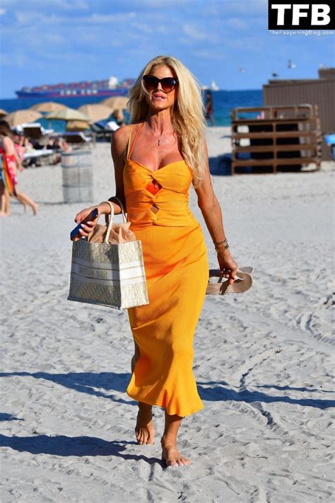 Victoria Silvstedt Brings Incredible Beach Body To Miami Photos