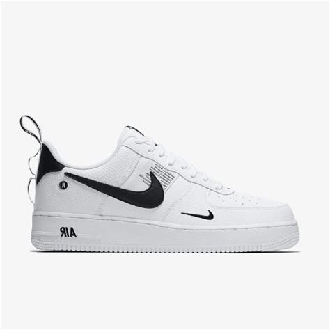 Shoes air force 1 experience sports, training, shopping, and everything else that's new at nike.com. nike air force damen besonders