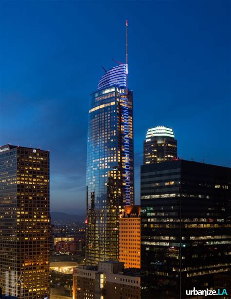 The Wilshire Grand Lights Up The Los Angeles Skyline Urbanize La