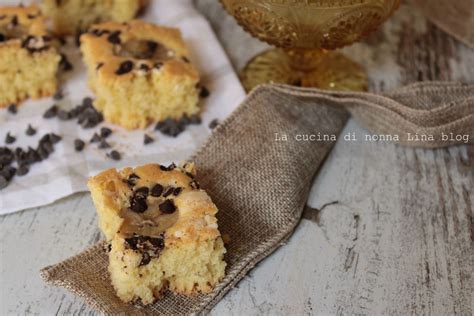quadrotti banana e gocce di cioccolato ches biscotti fame muffin cookies breakfast