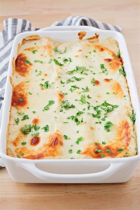 Everyone Loves Lasagna This White Chicken Lasagna Version Is Just As