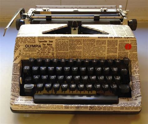 The Newspapermans Ideal Typewriter The Olympia Sm9 Typewriter Vintage Typewriters Olympia