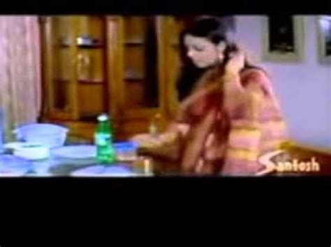 House Maid Showing Huge Cleavage Indian Hot And Sexy Aunte Youtube