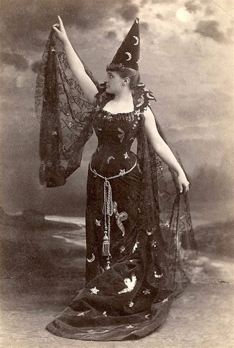 39 Interesting Photos That Capture Women In Witch Costumes From The Early 20th Century ~ Vintage