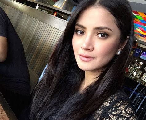 Tlah habis sudah cinta ini ,reggae lirik. KECOH! Gambar Fazura Tampil Seksi Dikritik Habis Oleh ...