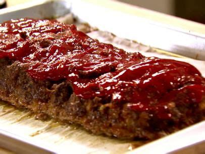 Water to baking dish, if needed. How Long To Bake Meatloaf 325 : Meatloaf For 50 Or More Recipe Cdkitchen Com : Use a loaf pan ...