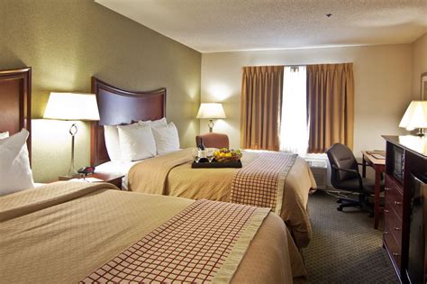 guest rooms at christopher inn chillicothe ohio