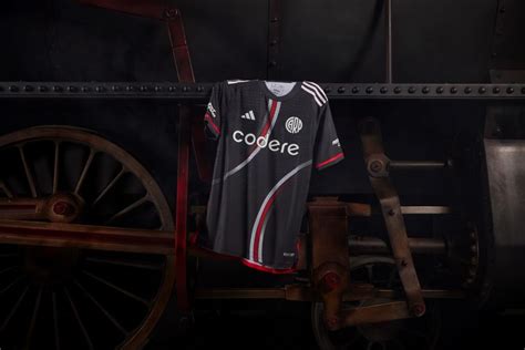 Así es la nueva camiseta suplente de River inspirada en un equipo