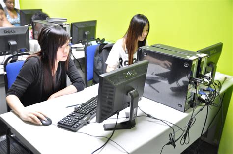 It has its main campus in bangi. InHouse Multimedia College Best advise & information on ...
